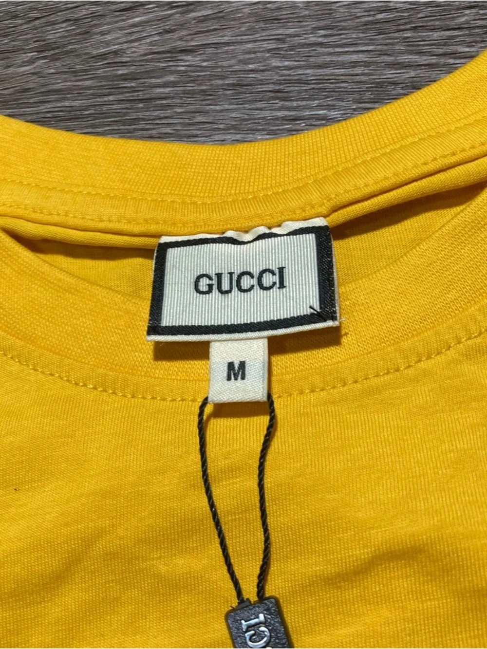 Gucci Yellow Logo Tee Mens medium - Picture 5 of 6